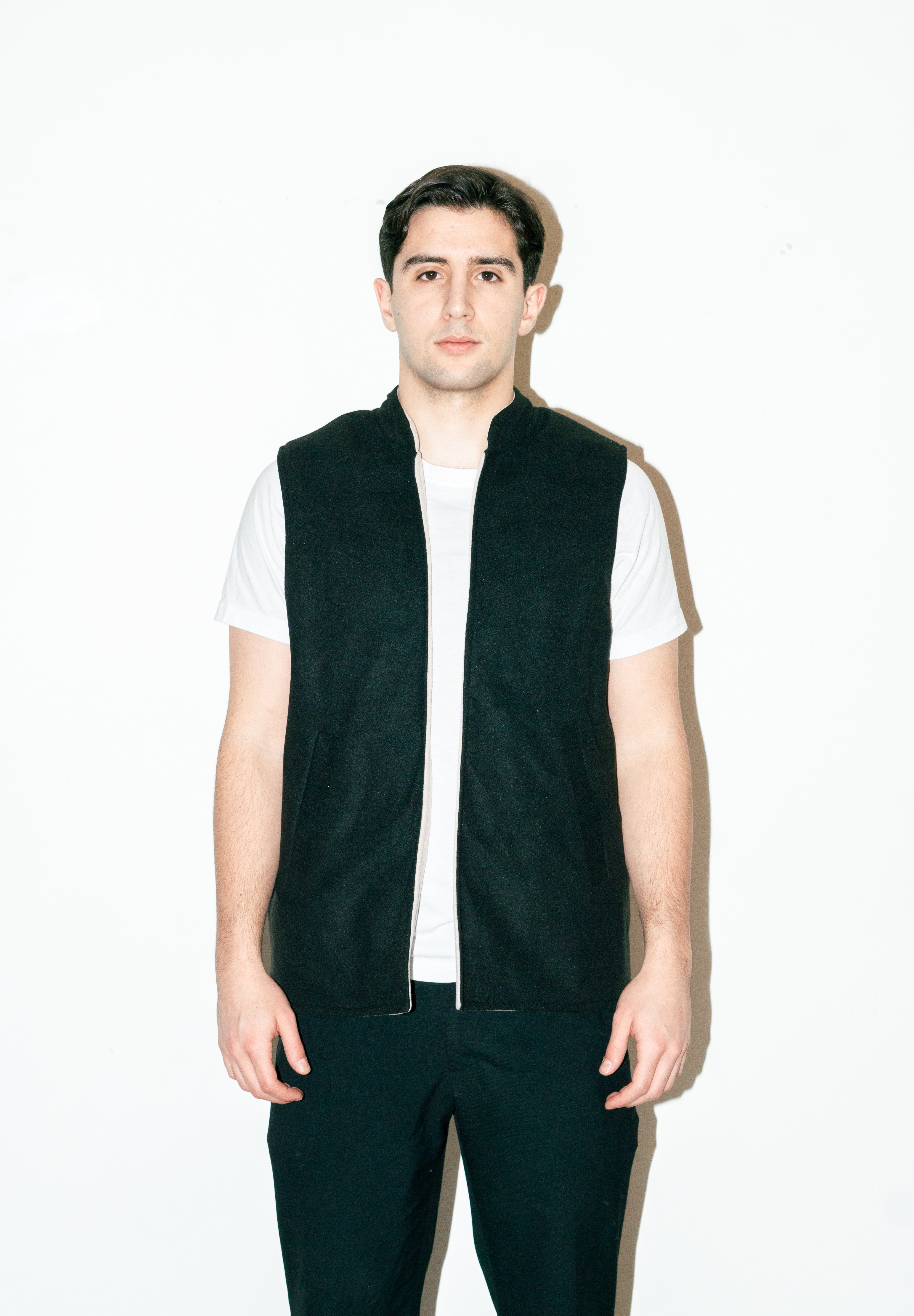 Al-Sudeiri Vest / Reversible - White and Black (No Zip)