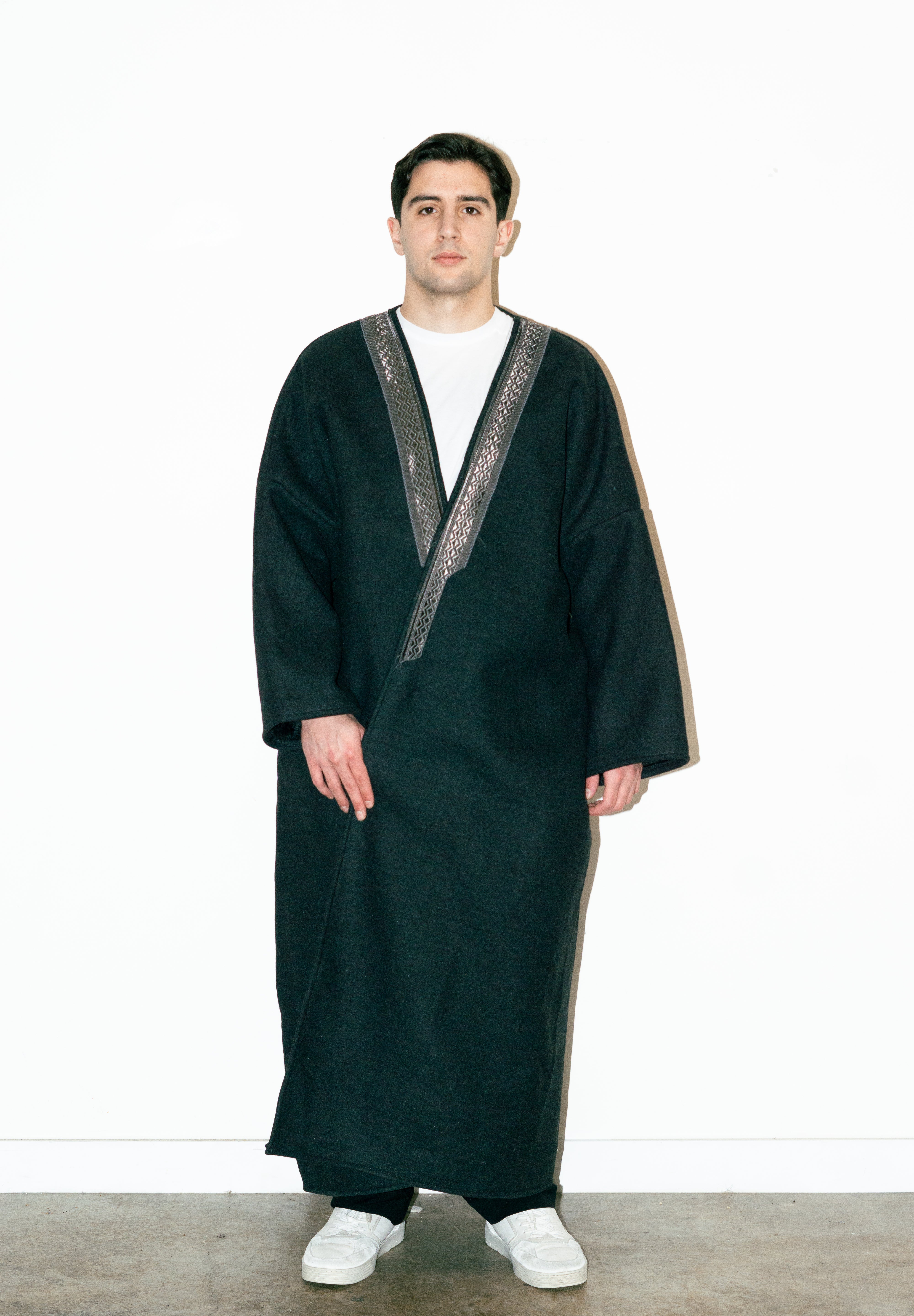 BISHT AlKamel / Wool Farwa