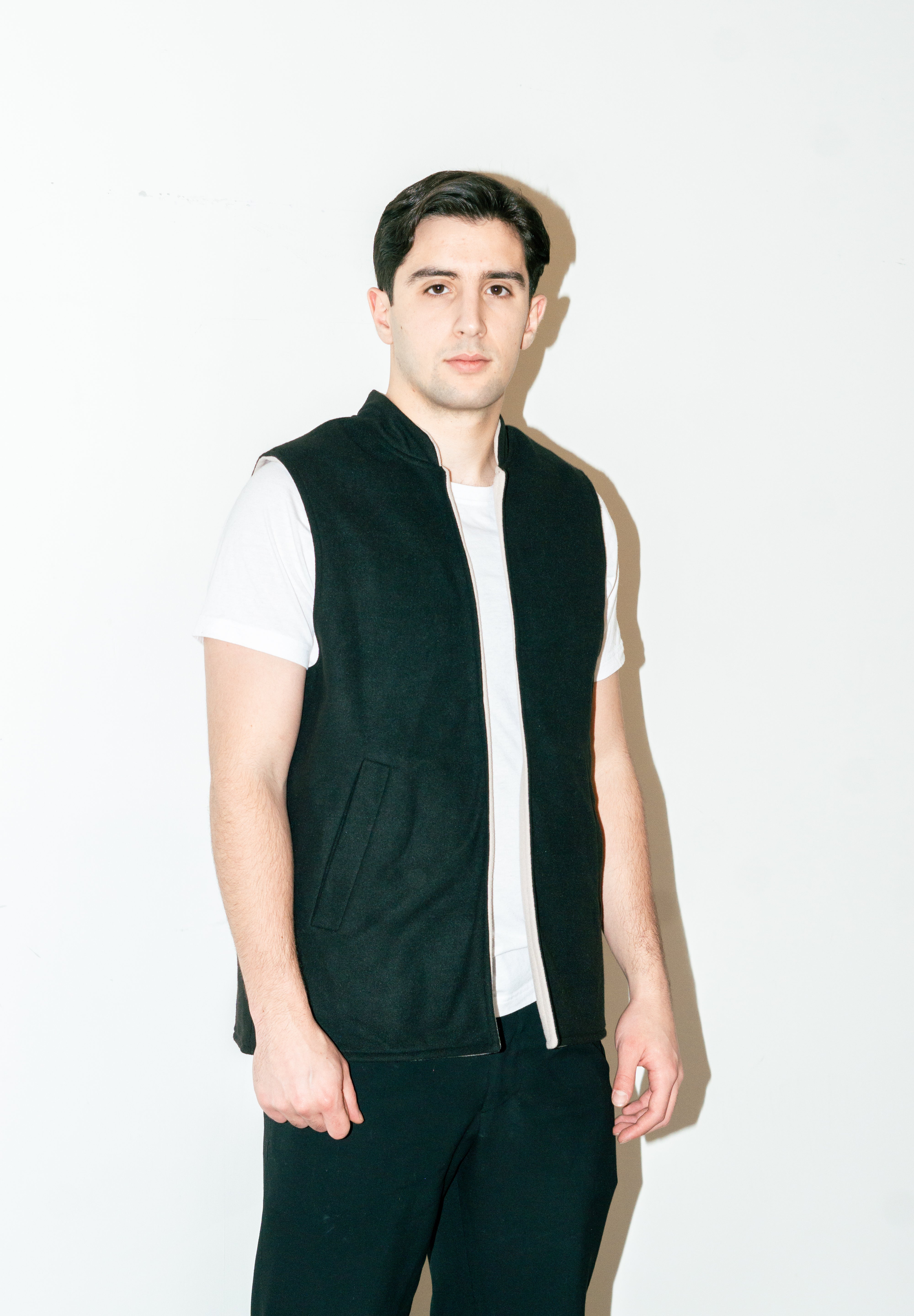 Al-Sudeiri Vest / Reversible - White and Black (No Zip)