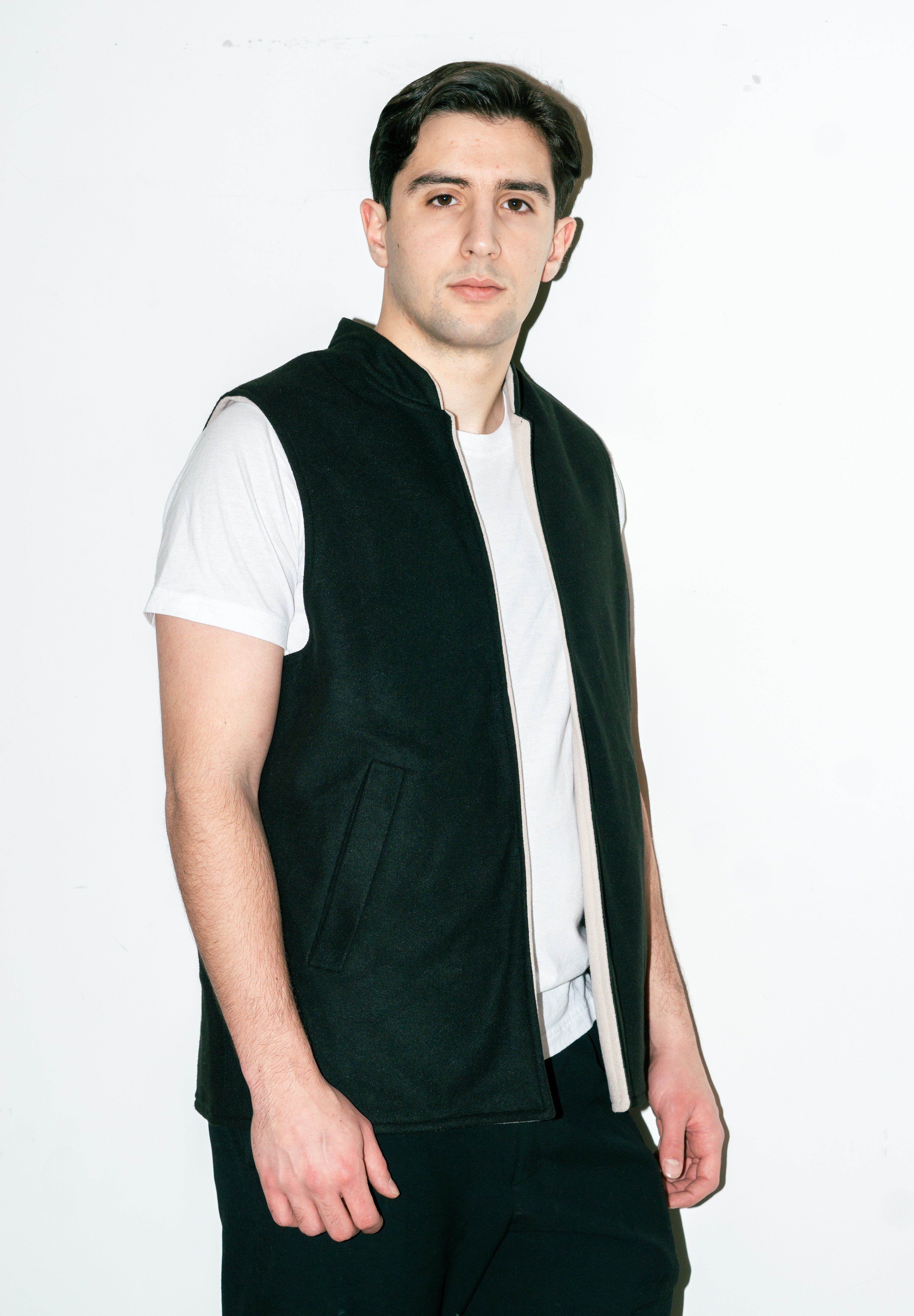 Al-Sudeiri Vest / Reversible - White and Black (No Zip)